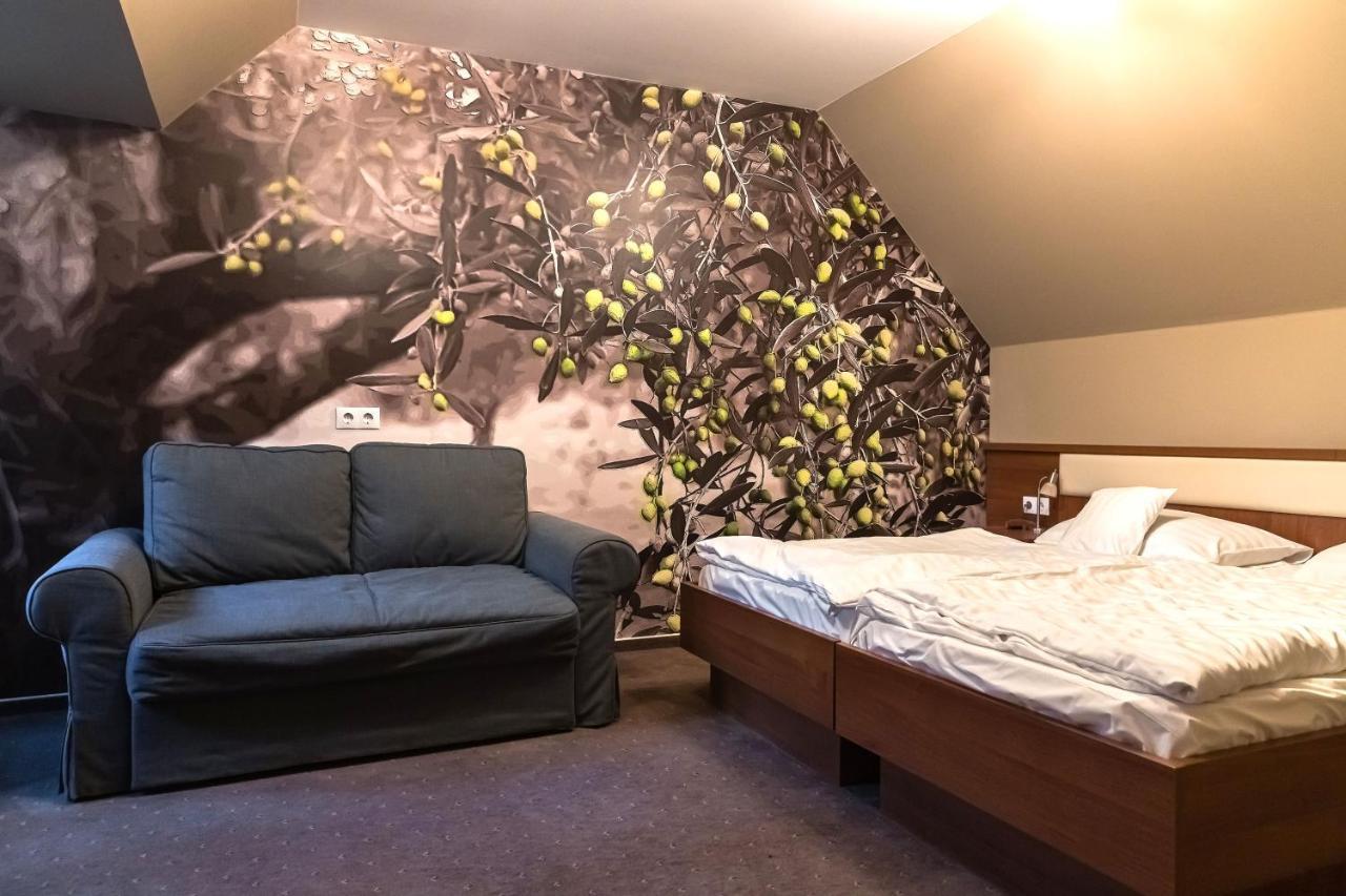 Oliva Hotel 4*